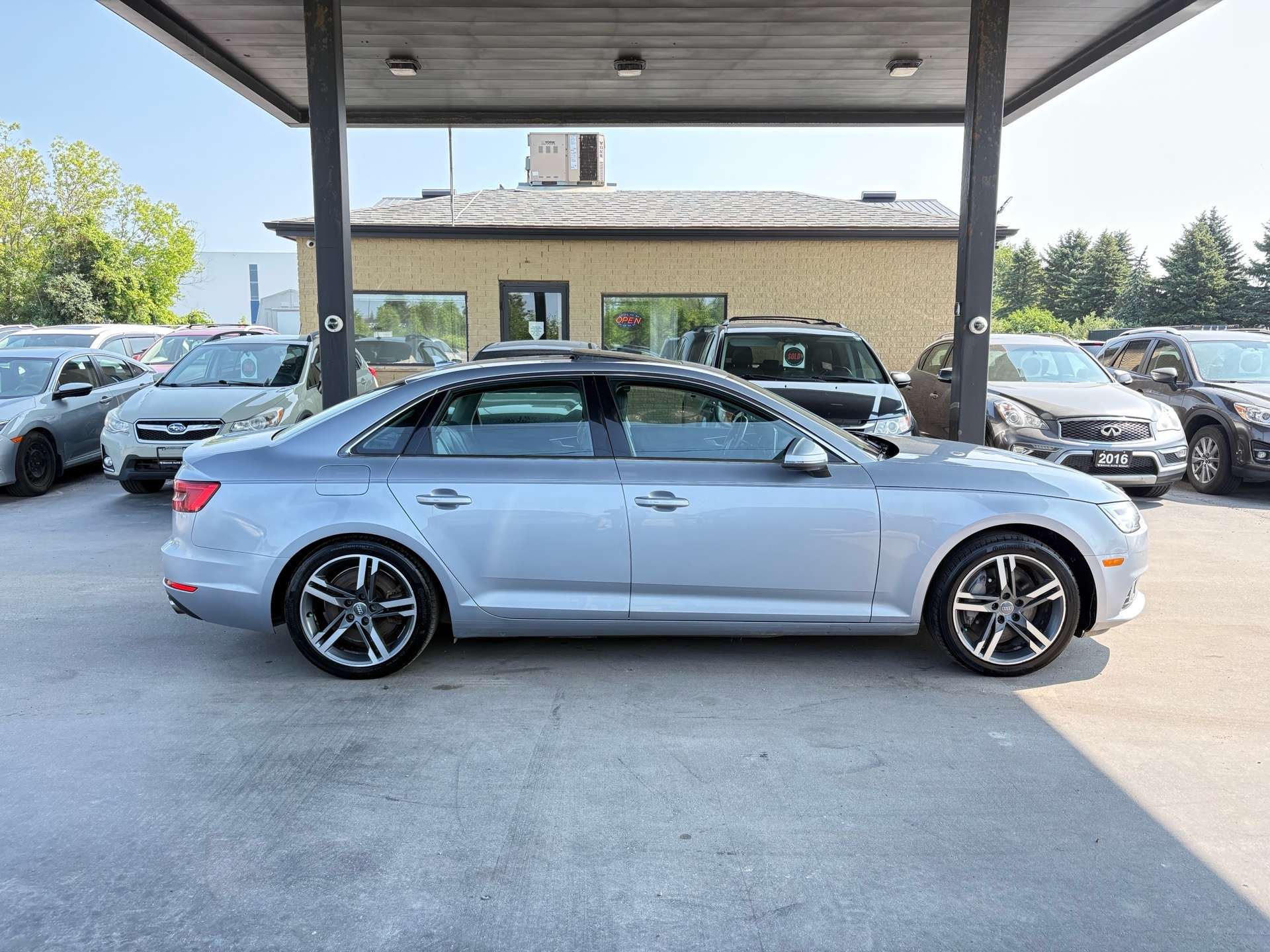 2017 Audi A4 Technik quattro I ACCIDENT FREE I CERTIFIED alt 3