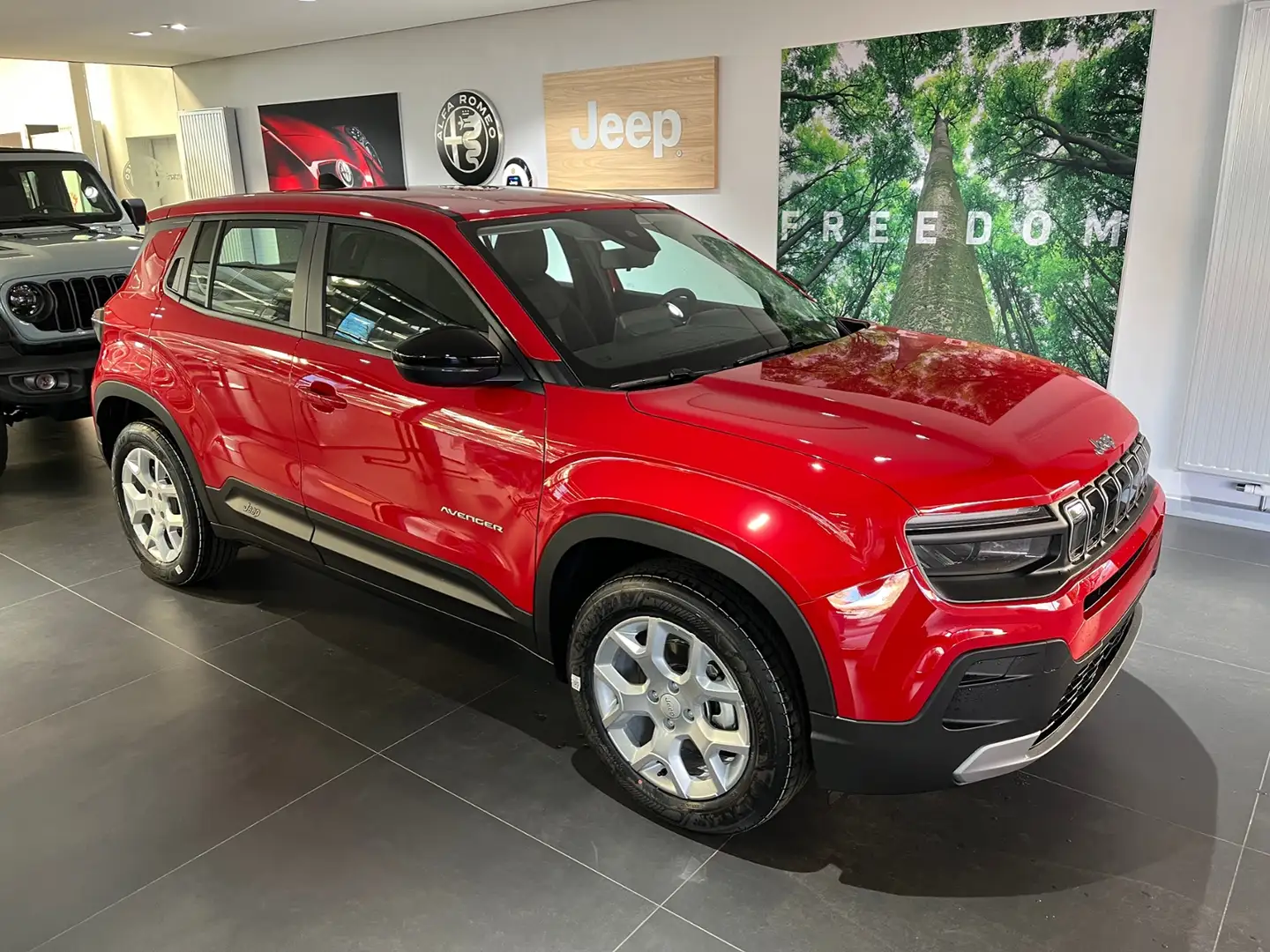 Jeep Avenger Altitude 1.2l MT6 WINTER-PAKET Rouge - 2