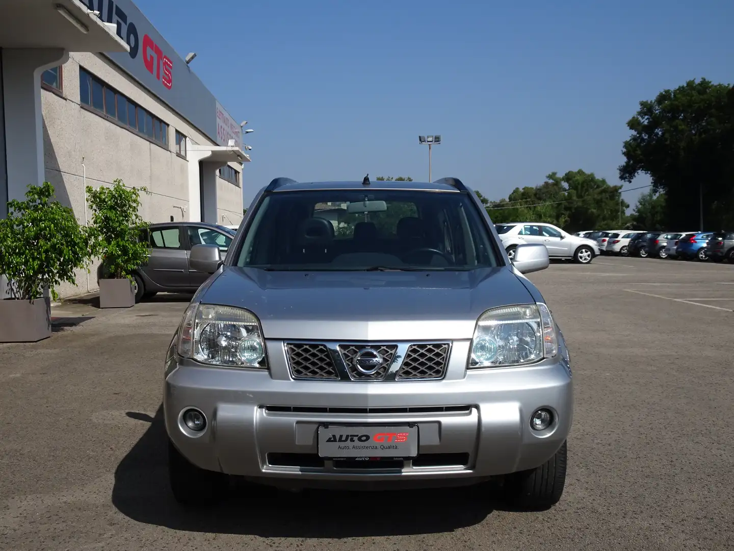 Nissan X-Trail 2.2 dci Urban Plus FL Argent - 2