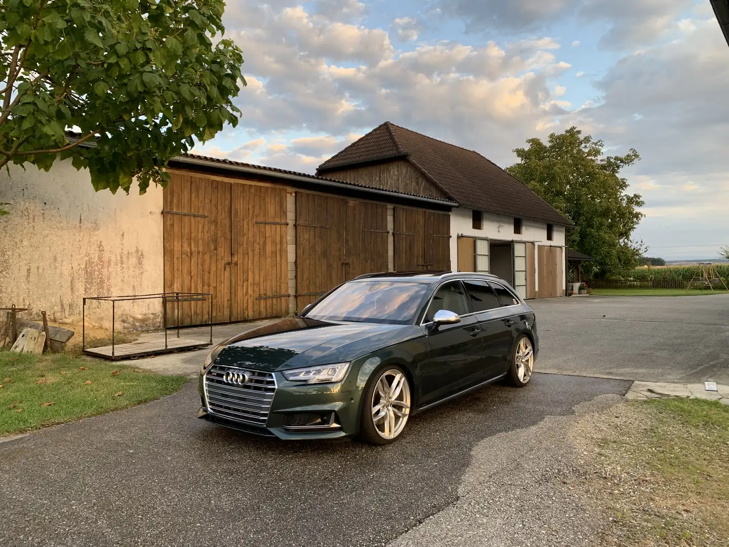 Audi S4 Avant 3,0 TFSI quattro S-tronic - 1