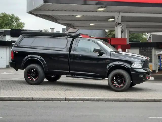 Dodge RAM 5.7 Hemi 4x4 Single Cab Long Bed Hardtop