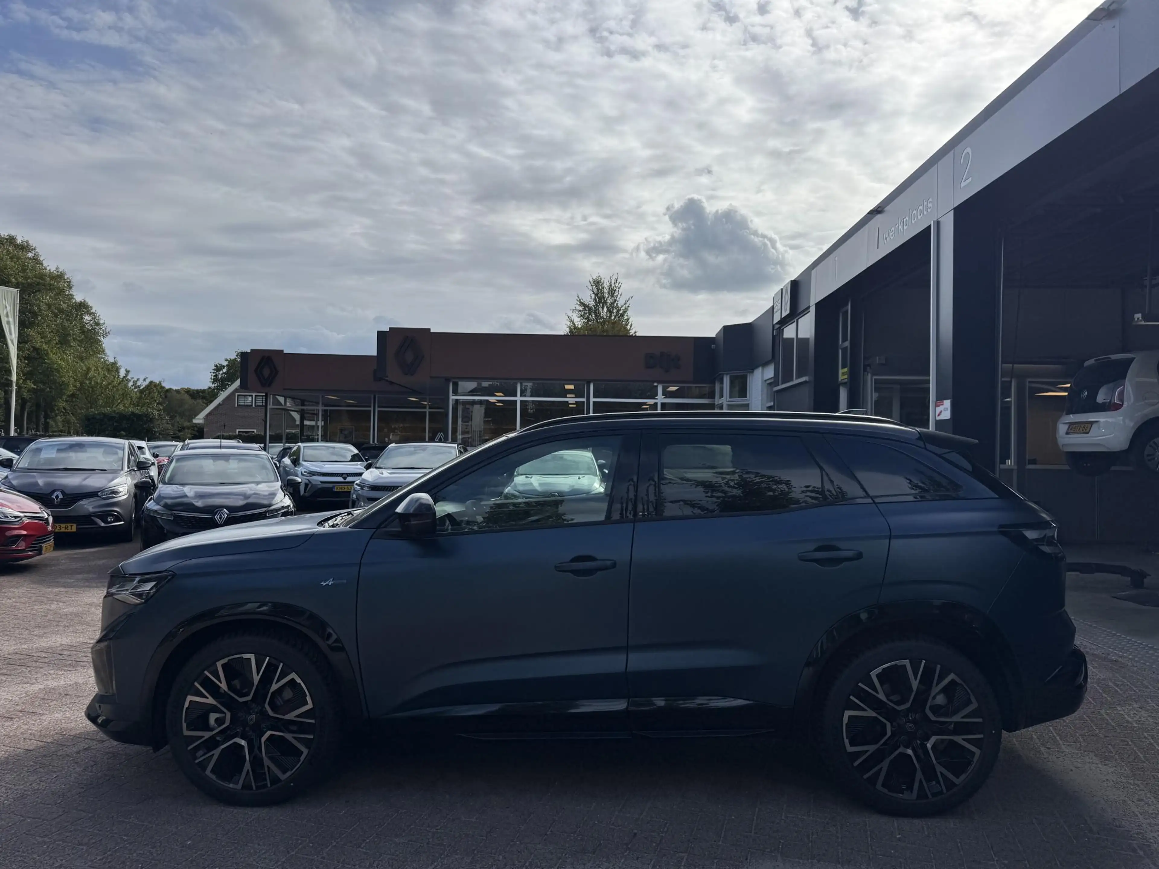 Renault Austral 1.2 E-Tech full hybrid 200 esprit Alpine — photo 9