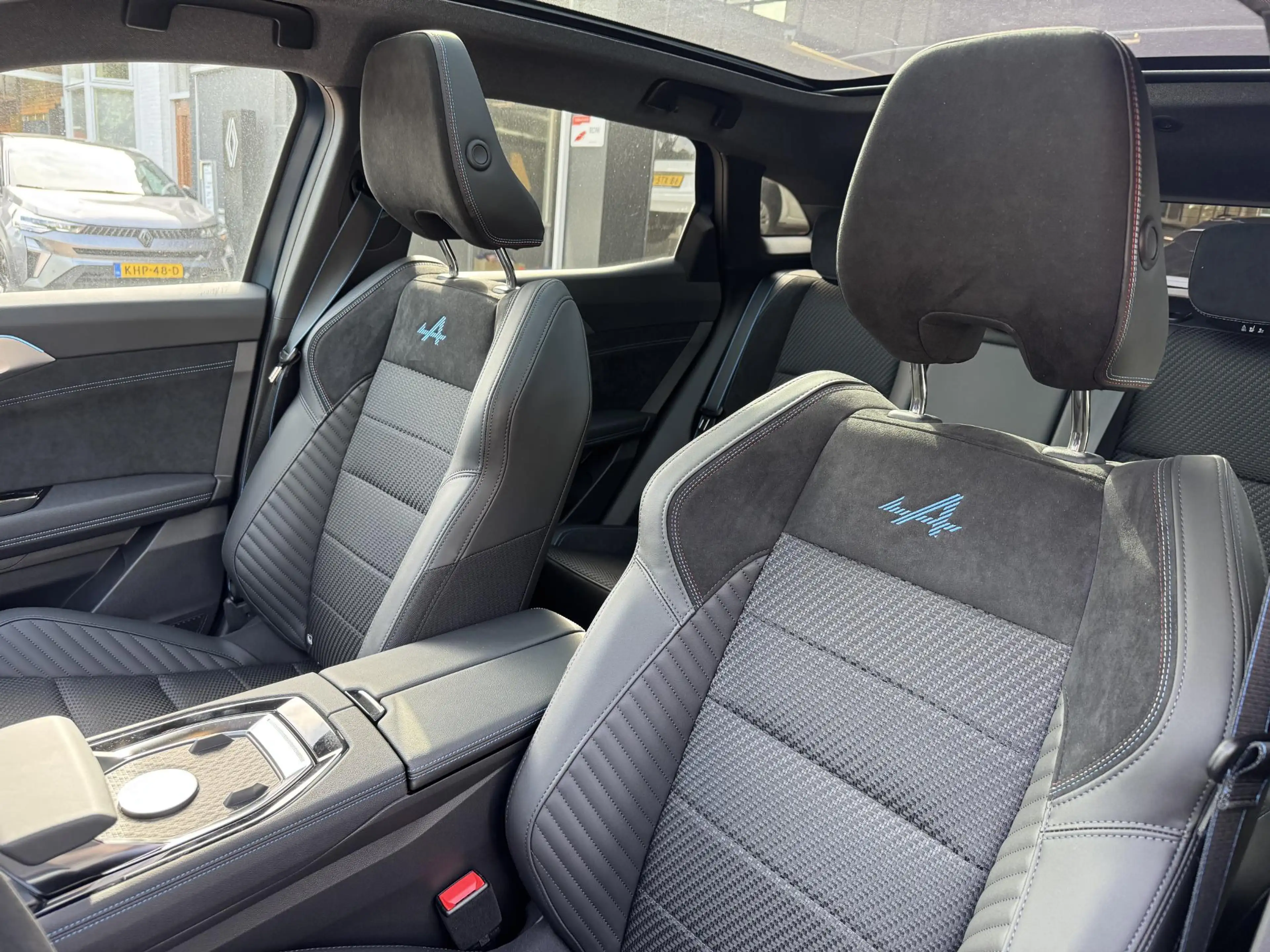 Renault Austral 1.2 E-Tech full hybrid 200 esprit Alpine — photo 13