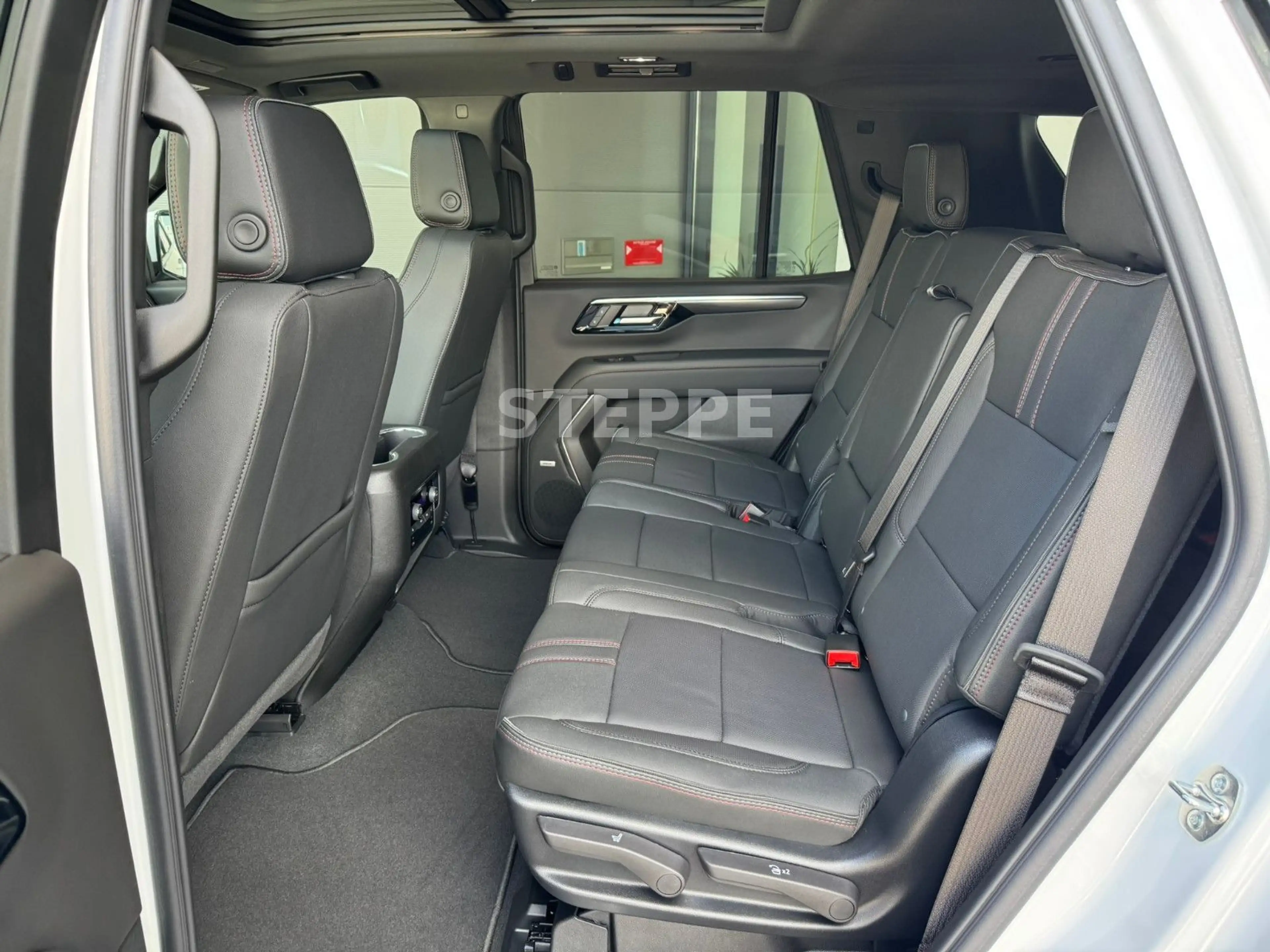 Chevrolet Tahoe 2026 Tahoe 6,2 V8 RST AWD 8-Sitzer AHK — photo 8