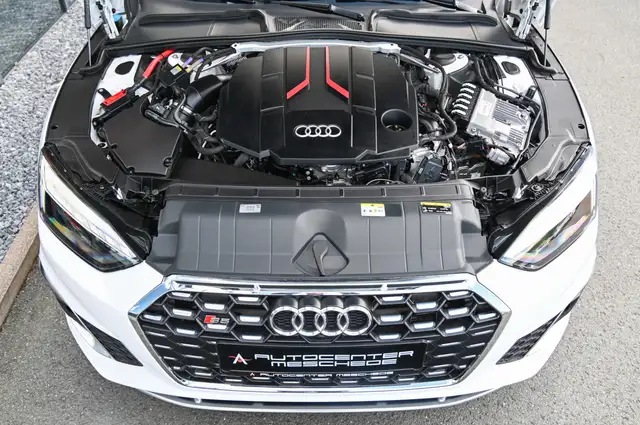 Audi S5 view 7
