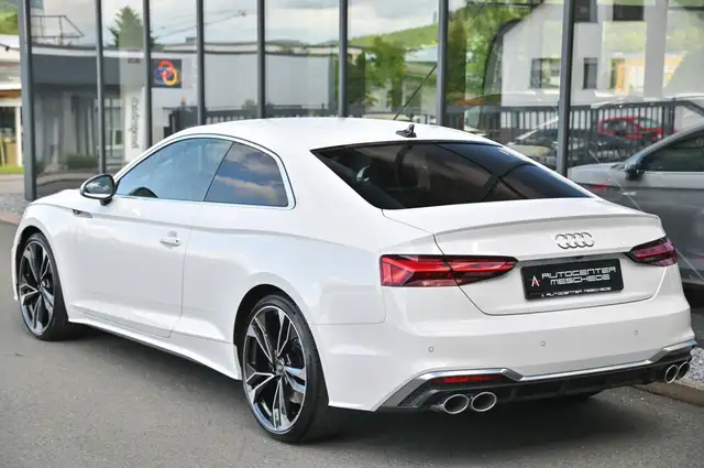 Audi S5 view 5