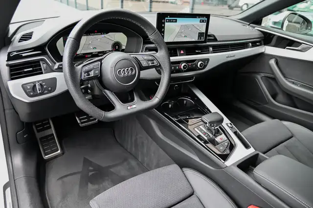 Audi S5 view 9