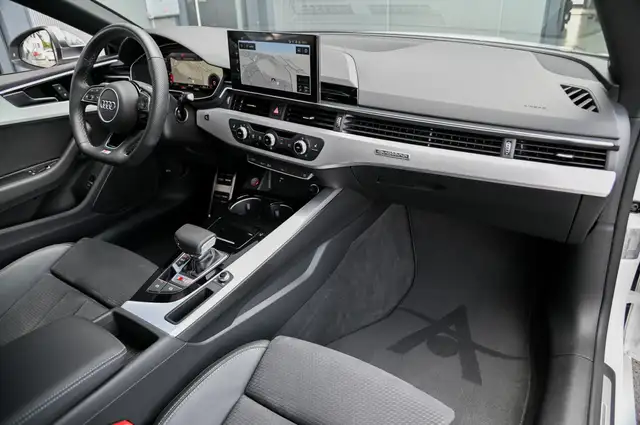 Audi S5 view 11