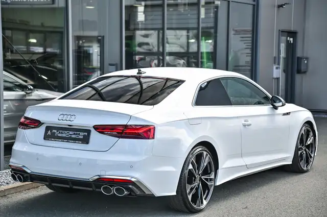 Audi S5 view 4