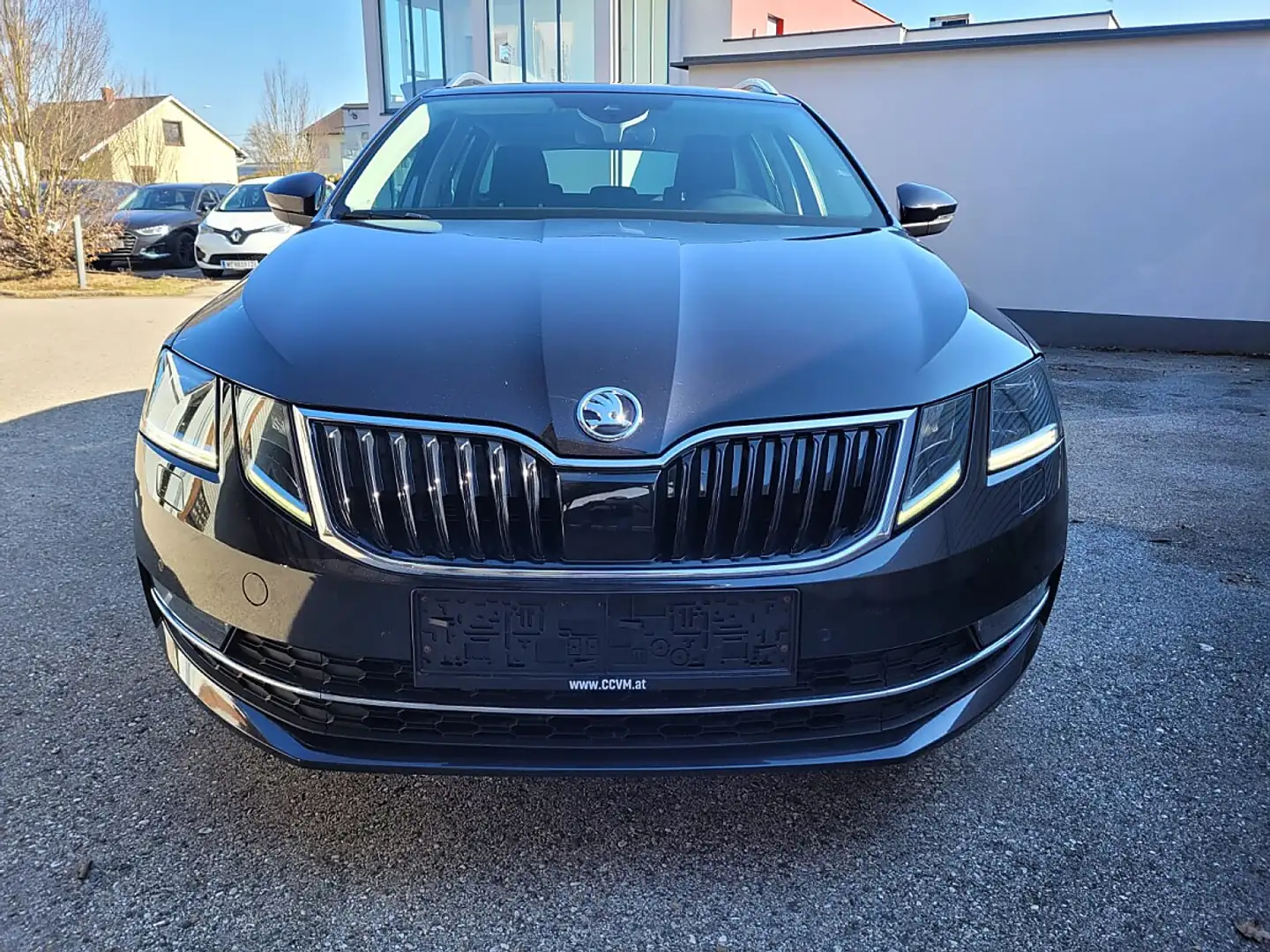 Skoda Octavia 2,0 TDI Style Limited DSG Schwarz - 2