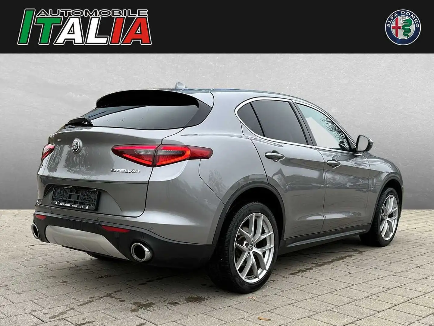 Alfa Romeo Stelvio First Edition 2.0 Turbo Q4 Grau - 2