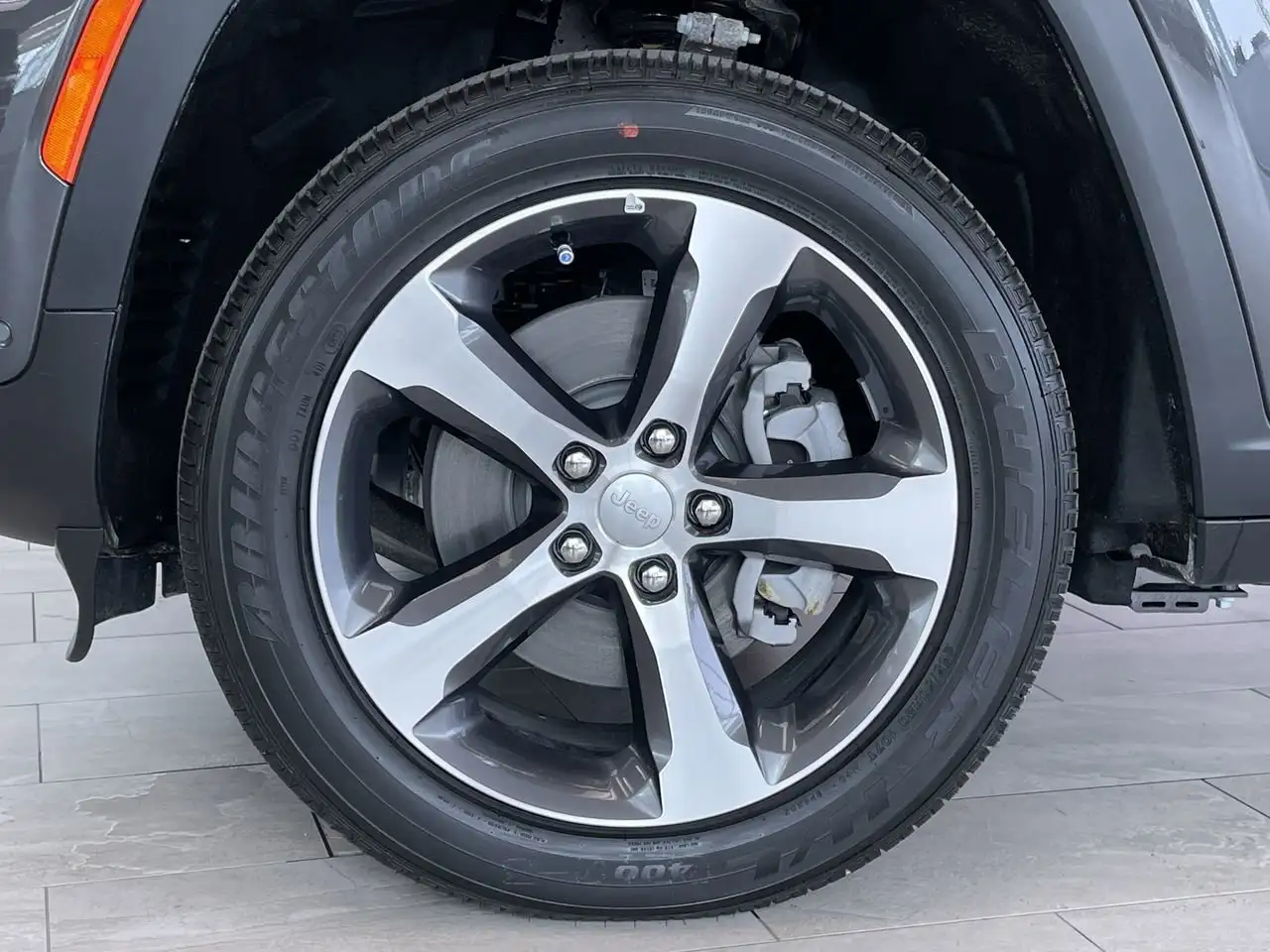 Jeep Grand Cherokee снимка Jeep Grand Cherokee