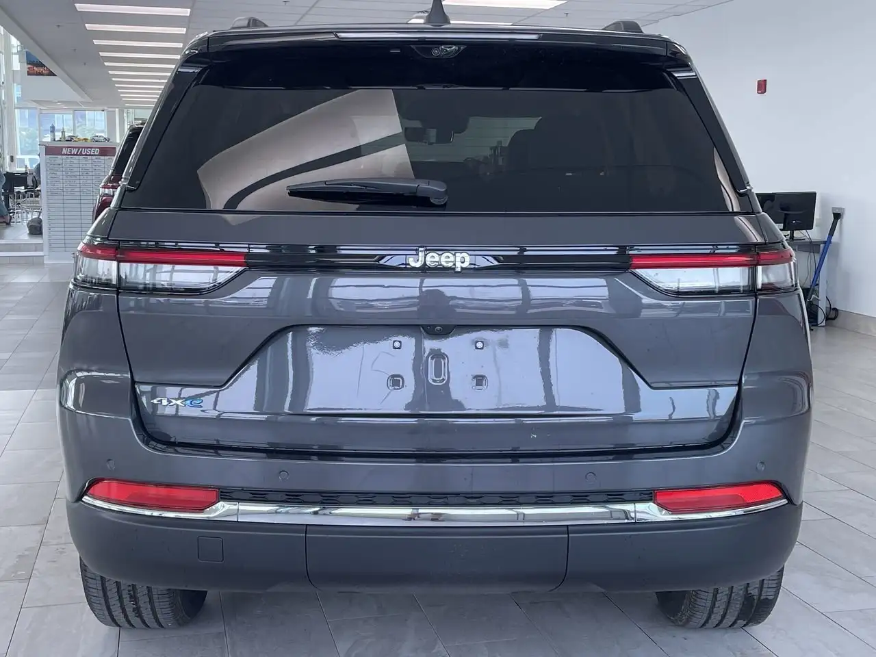 Jeep Grand Cherokee снимка Jeep Grand Cherokee
