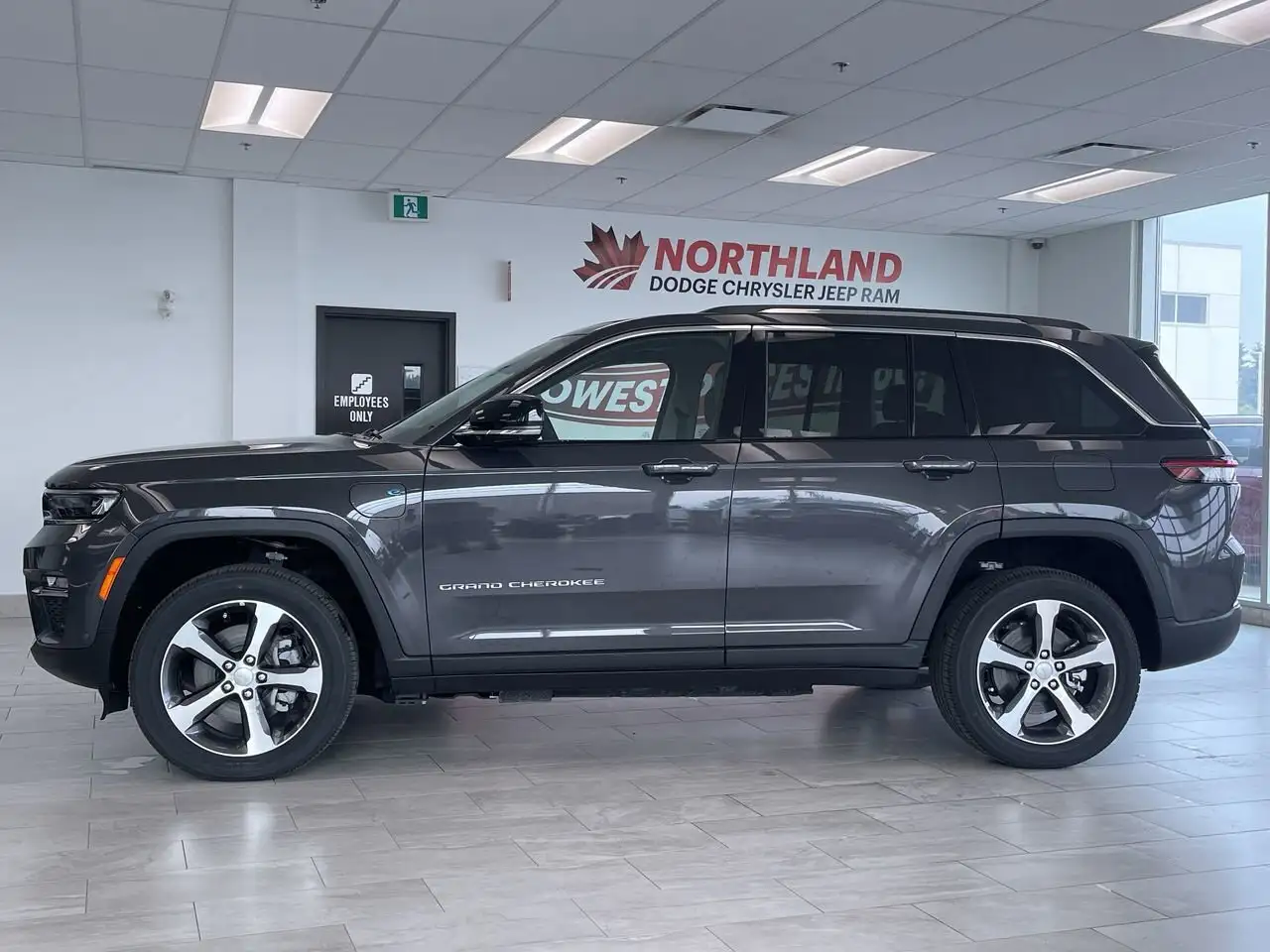 Jeep Grand Cherokee снимка Jeep Grand Cherokee