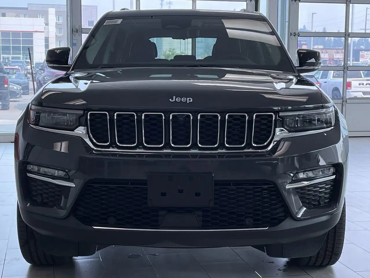 Jeep Grand Cherokee снимка Jeep Grand Cherokee