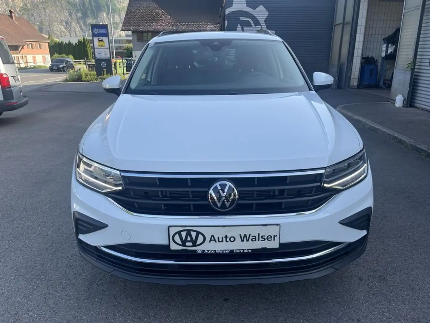 Volkswagen Tiguan Life 2.0 TDI DSG erst 19 tkm Blanc - 2