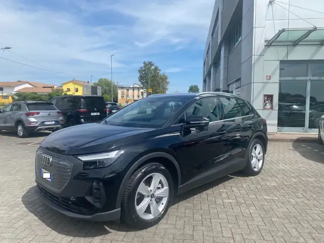 Audi Q4 e-tron Q4 40 e-tron Business