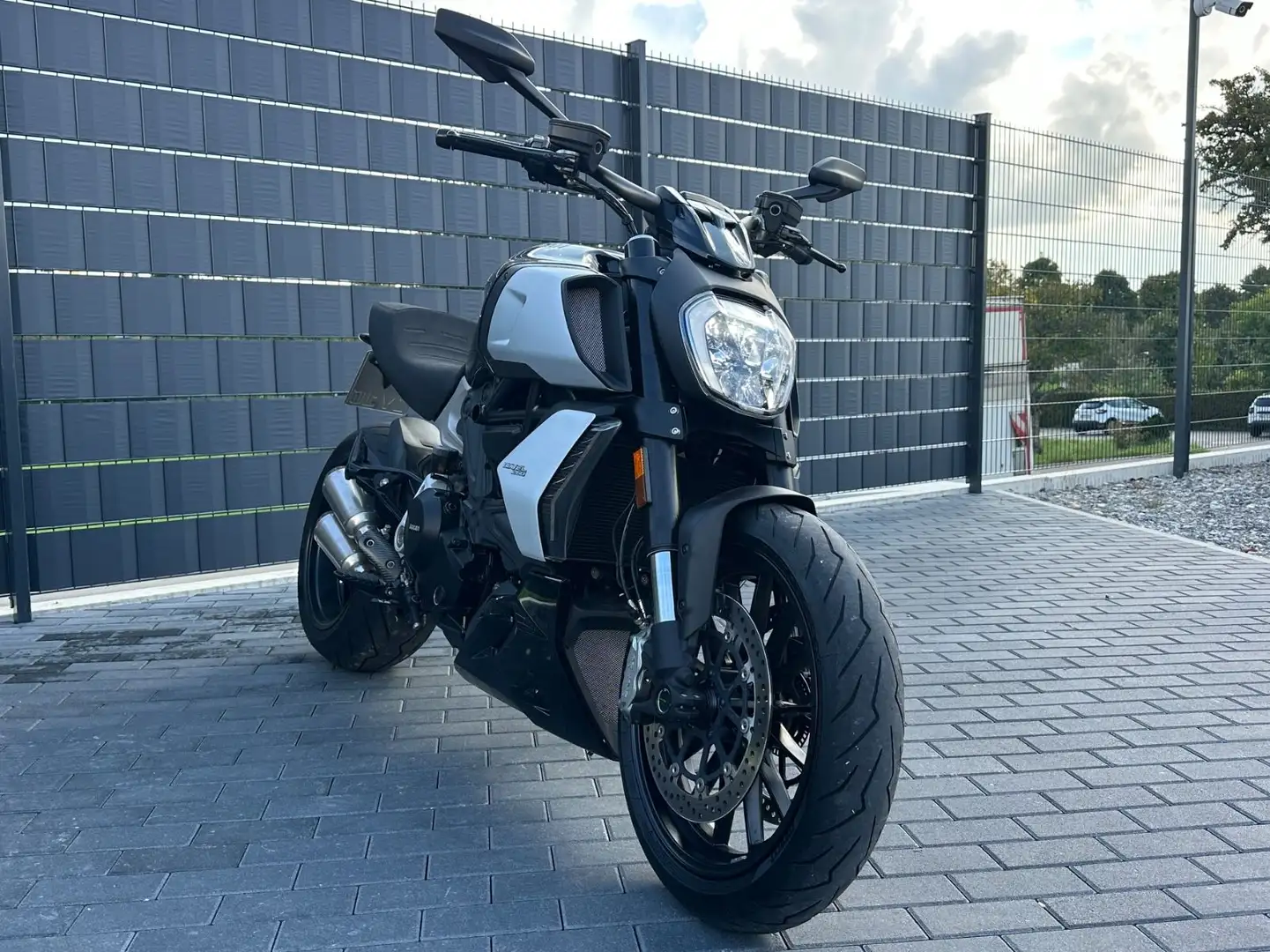 Ducati Diavel 1260*NEUWERTIG*SERVICE-NEU*LED* Чорний - 2