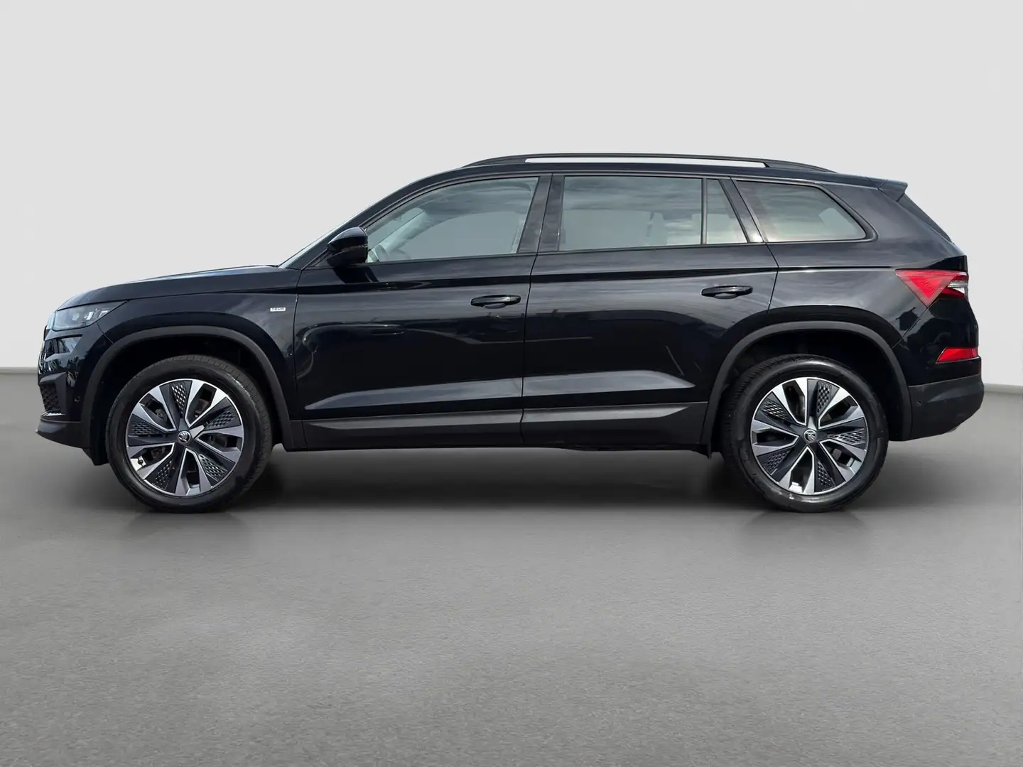 Skoda Kodiaq 2.0 TOUR 4X4 PANO STANDHZ AHK 360CAM LM19 Nero - 2