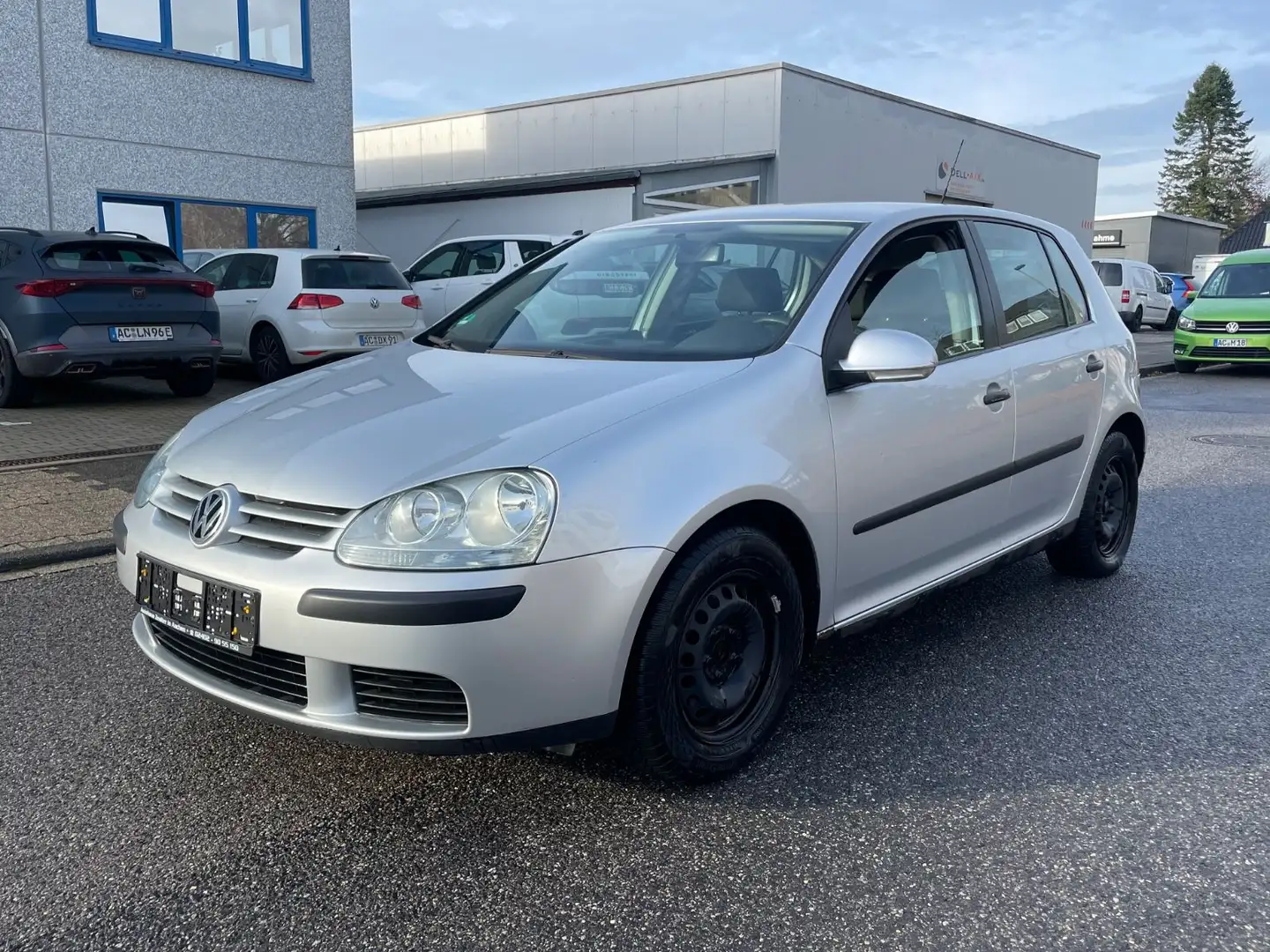 Volkswagen Golf V Lim. Trendline Silber - 1