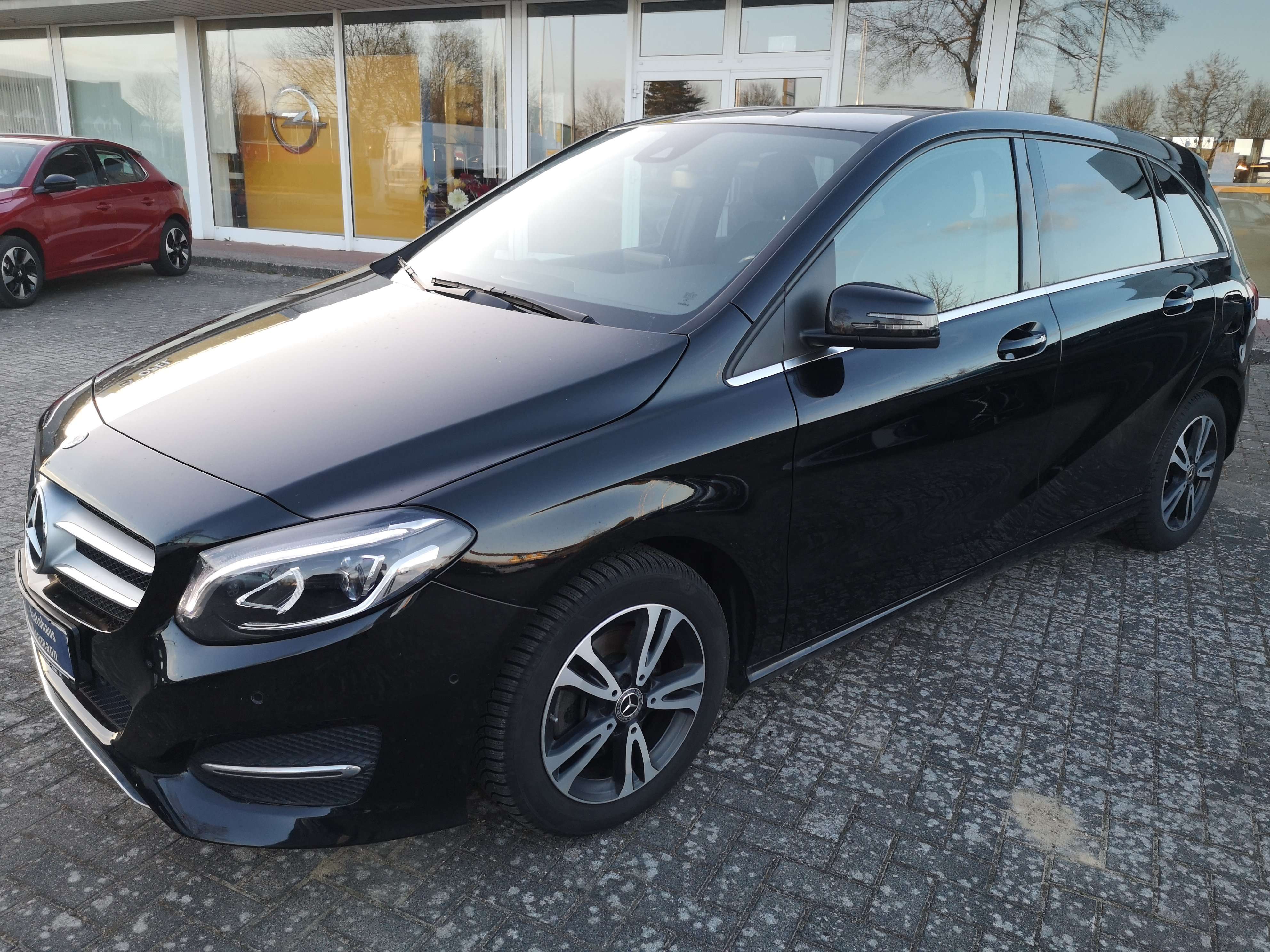 Second hand Mercedes Benz B-Class 200