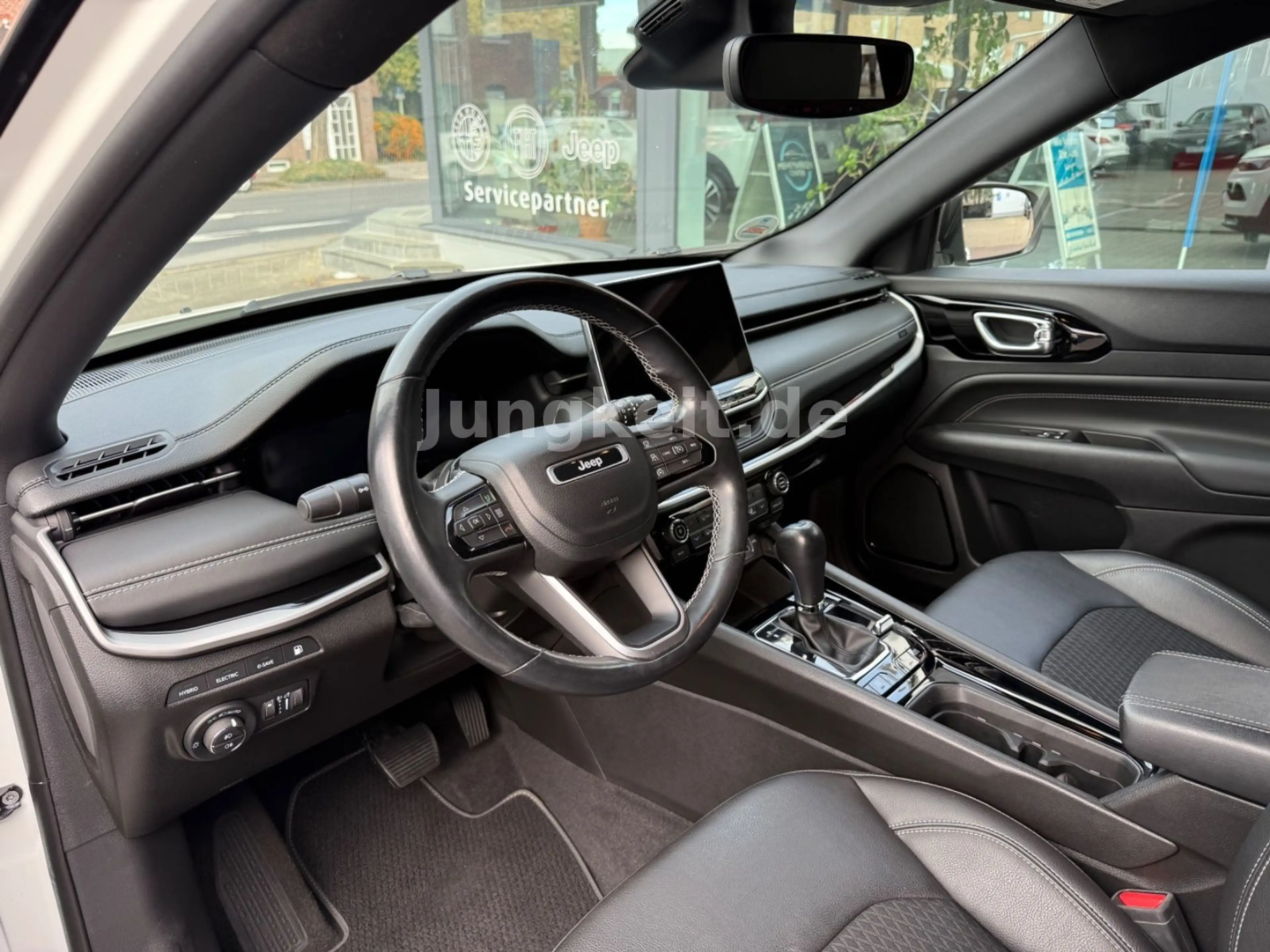 Jeep Compass 80th Anniversary Plug-In Hybrid 4WD — photo 13