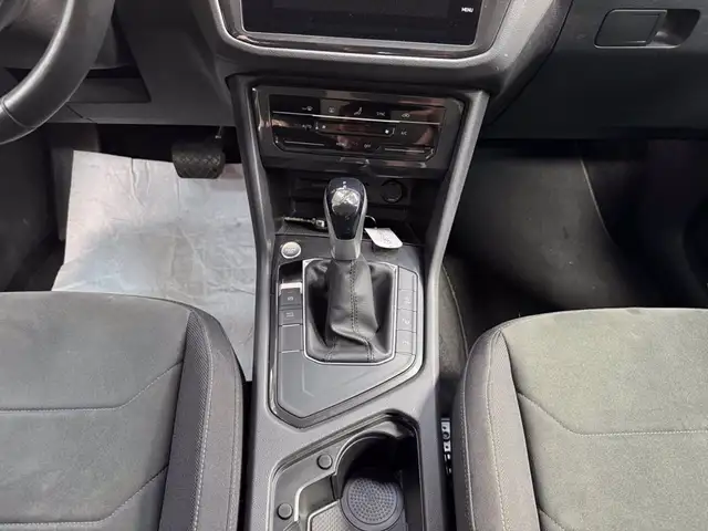 Volkswagen Tiguan view 13