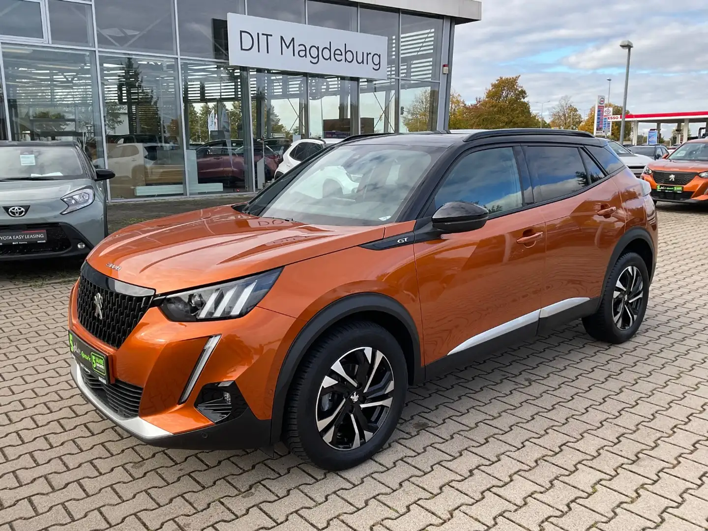 Peugeot 2008 1.2 130 GT LED+Navi+SD+SHZ+Kam.+LM Oranje - 2