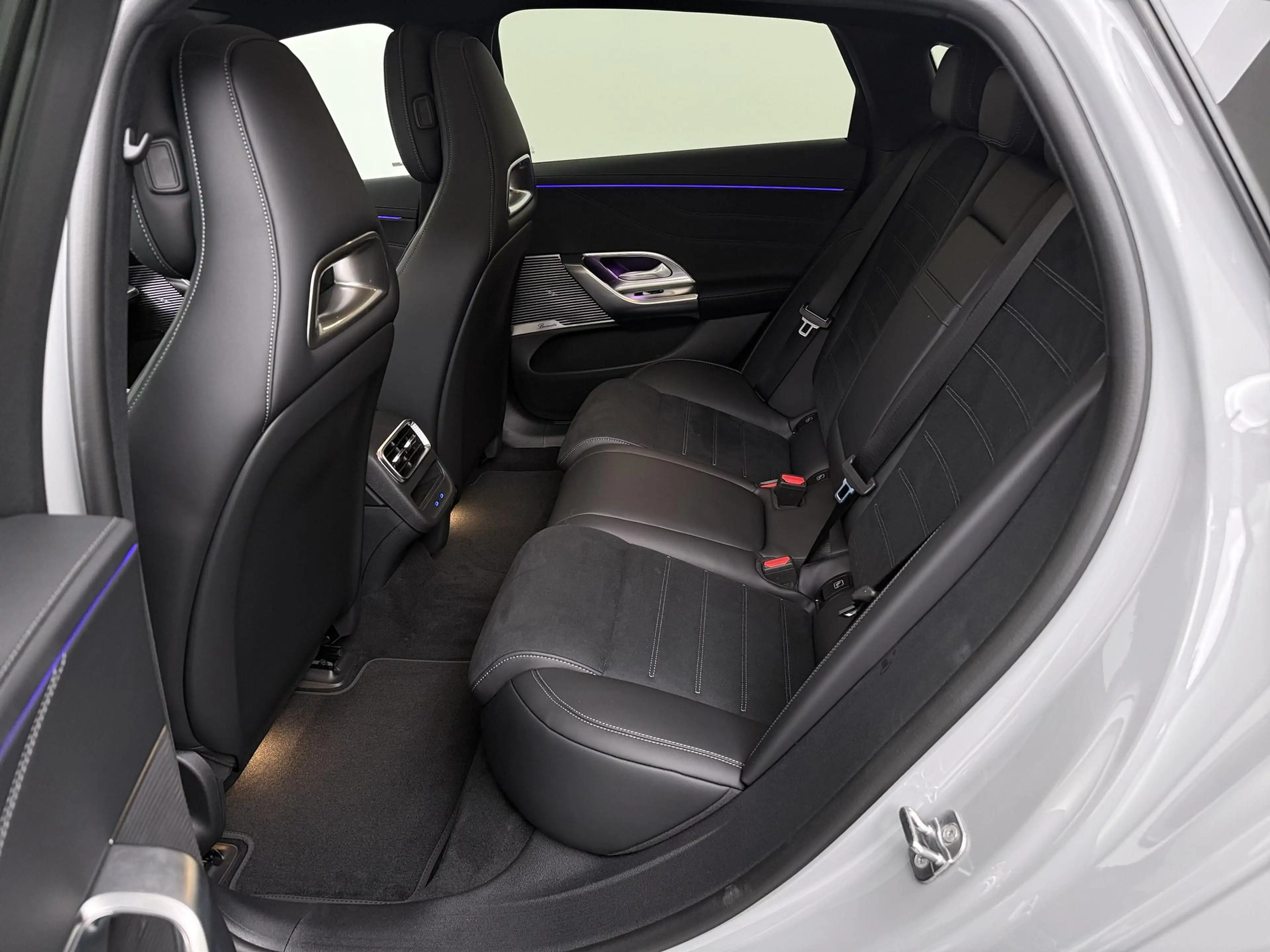 Mercedes-Benz C 400 4MATIC Business Solution AMG 94 kWh — photo 11