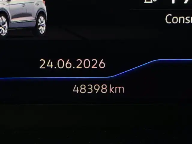 Volkswagen T-Roc view 17
