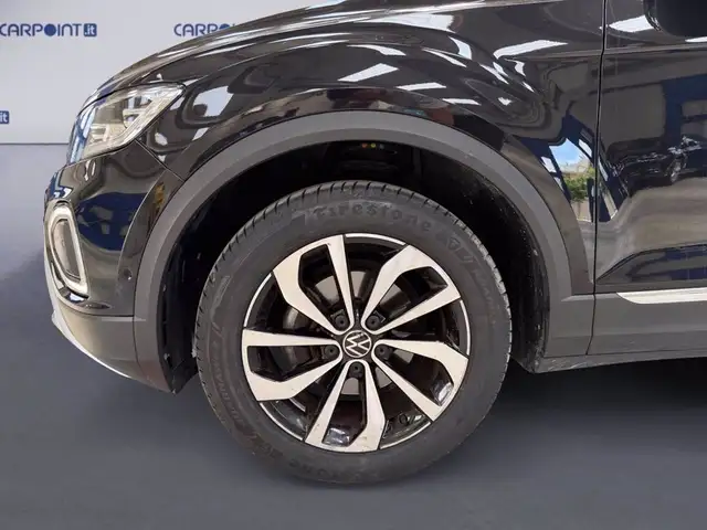 Volkswagen T-Roc view 15