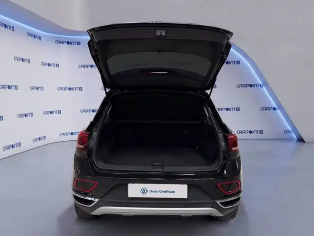 Volkswagen T-Roc view 18