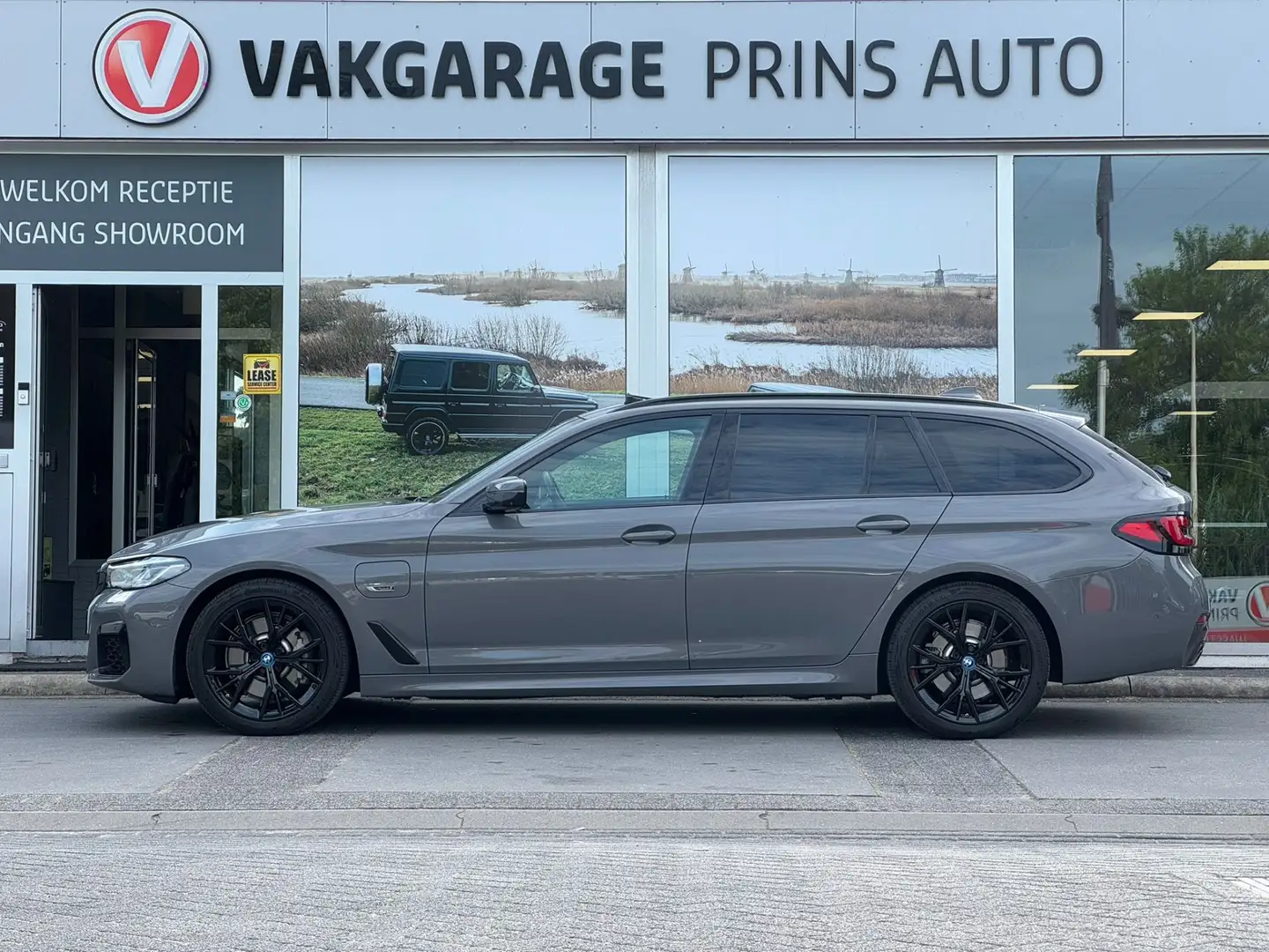 BMW 530 5-serie Touring 530e M-Sport |PANO|LASER|ADAPT CRU Grijs - 2