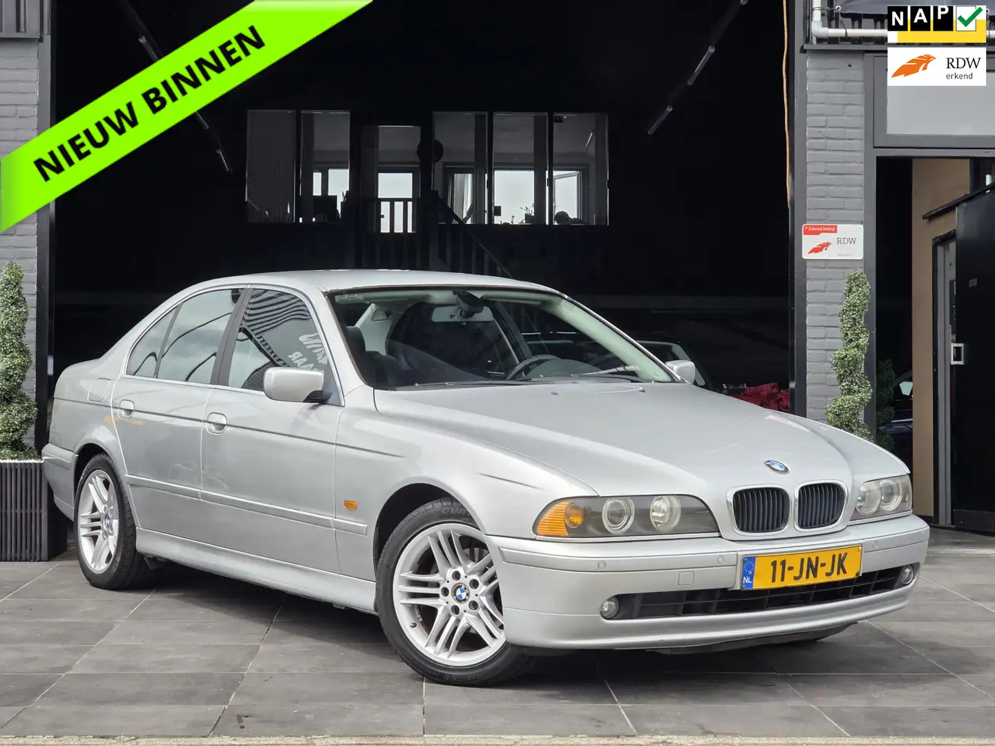 BMW 525 5-serie 525i Edition|Automaat|Cruise Control|NAP|A Grijs - 1