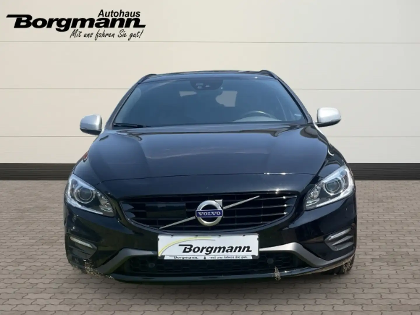 Volvo V60 Kombi Momentum Hybrid Allrad - Bluetooth - Navi - Fekete - 2