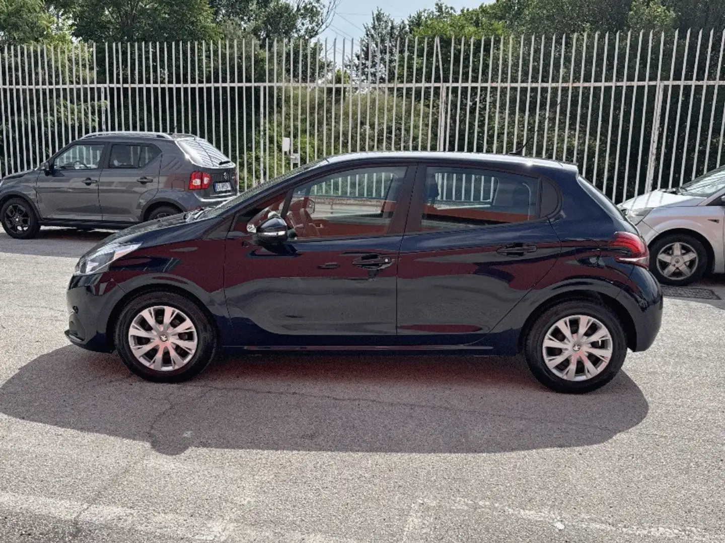 Peugeot 208 Active BlueHDi 75cv Blu/Azzurro - 2