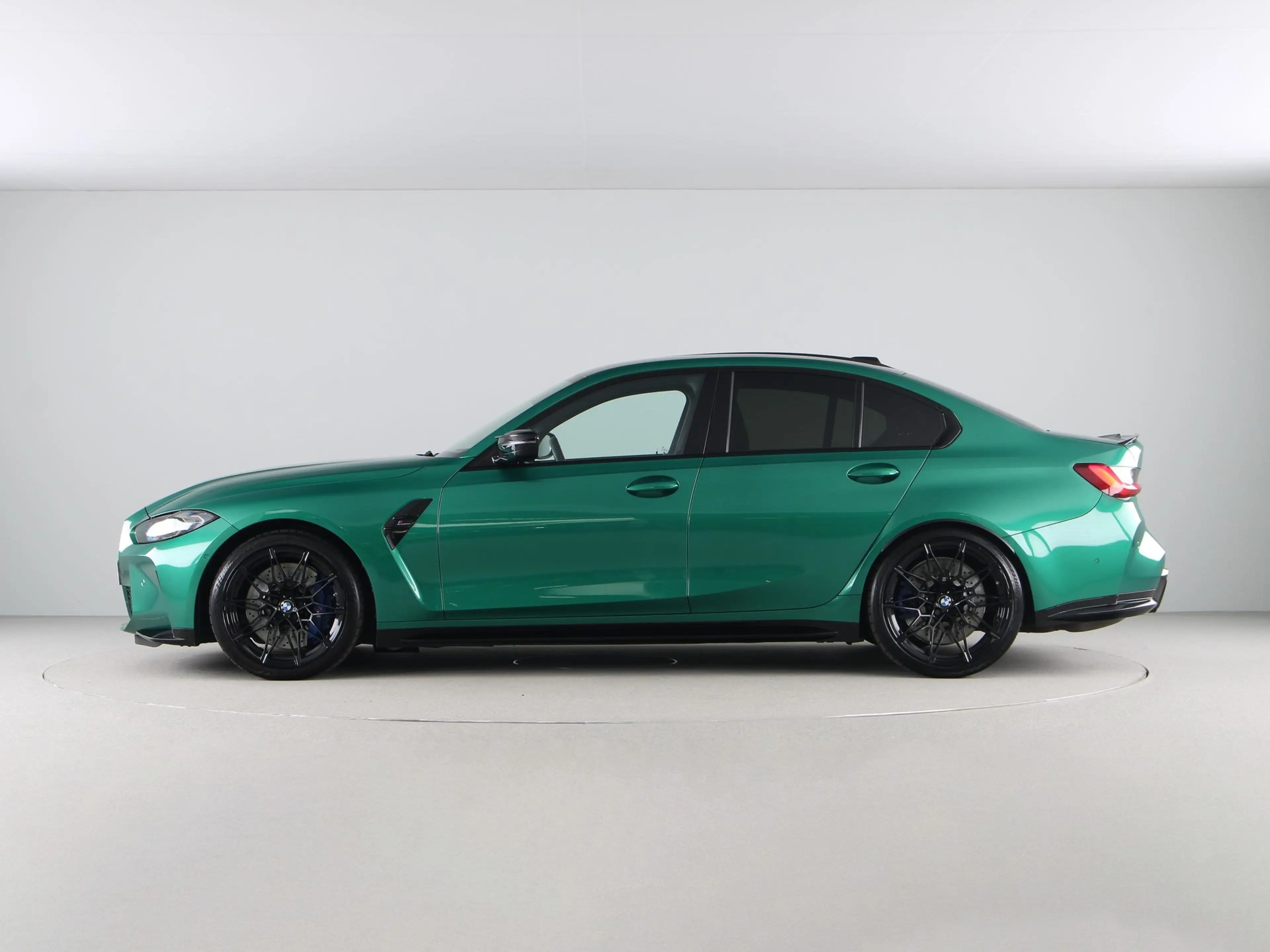 BMW M3 xDrive Competition — photo 14