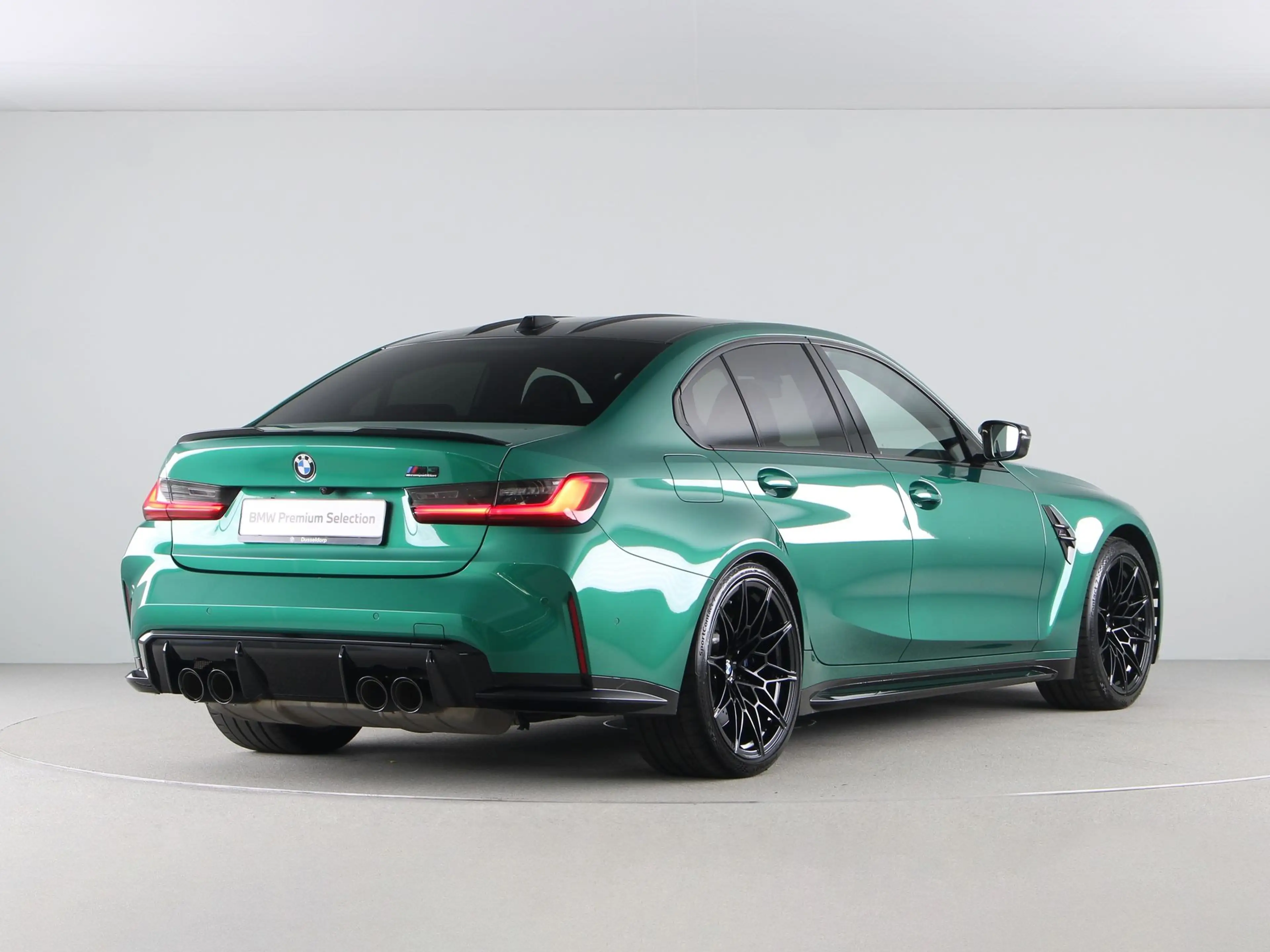 BMW M3 xDrive Competition — photo 11