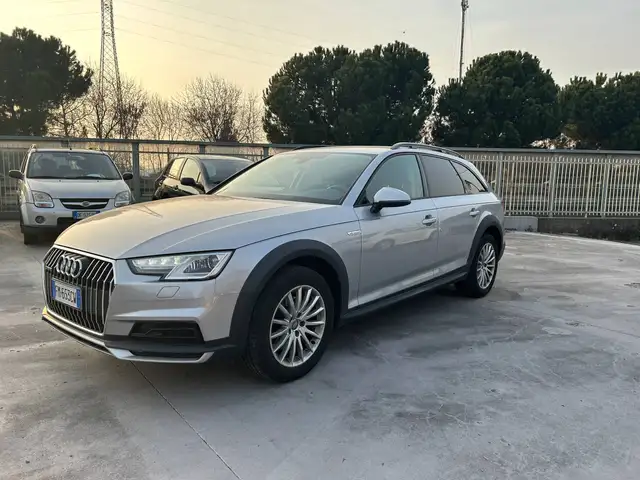 Audi A4 allroad 2.0 tdi 150cv MANUALE/GANCIO TRAINO