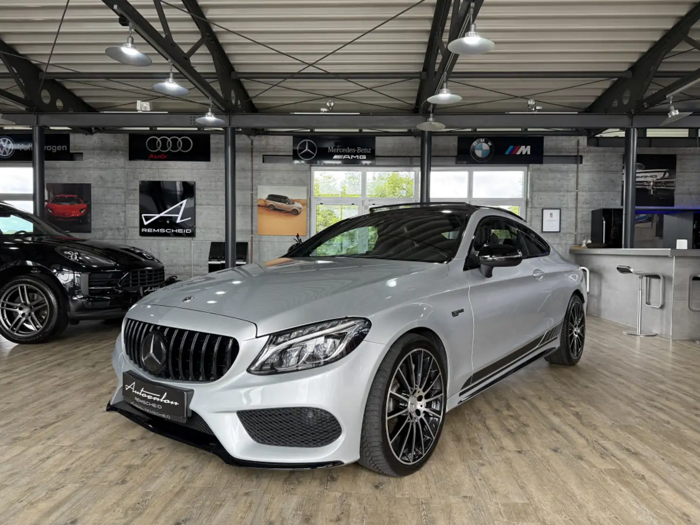 Mercedes-Benz C 43 AMG Coupé 4Matic*SP.ABGAS*PANO*DISTRONIC Серебристый - 1
