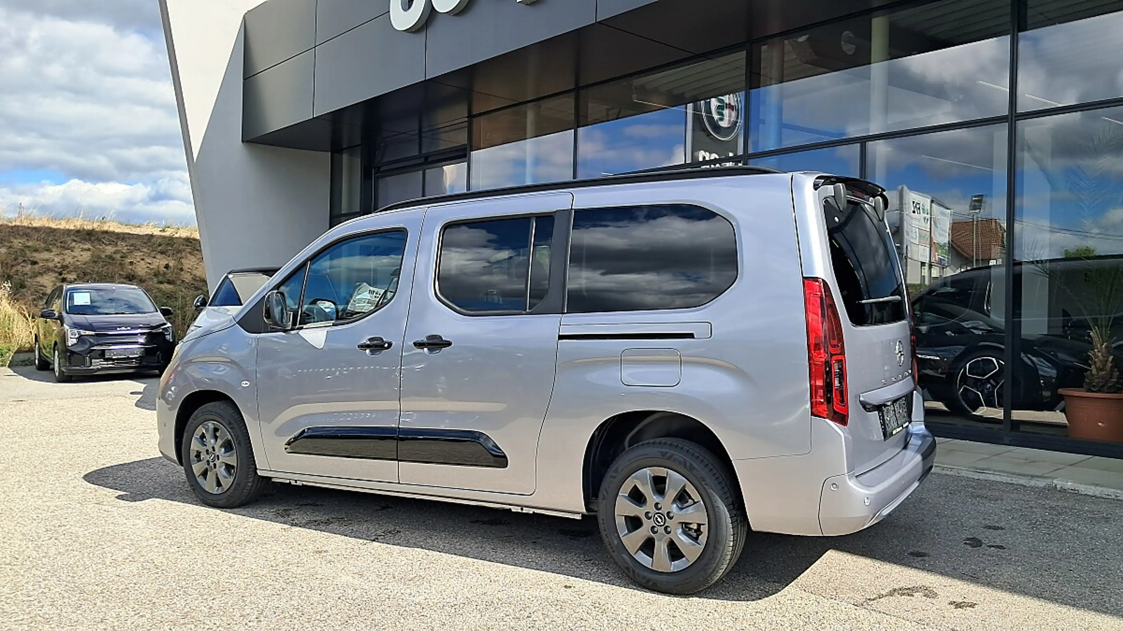 Opel Combo 1.5 Diesel XL GS — photo 4