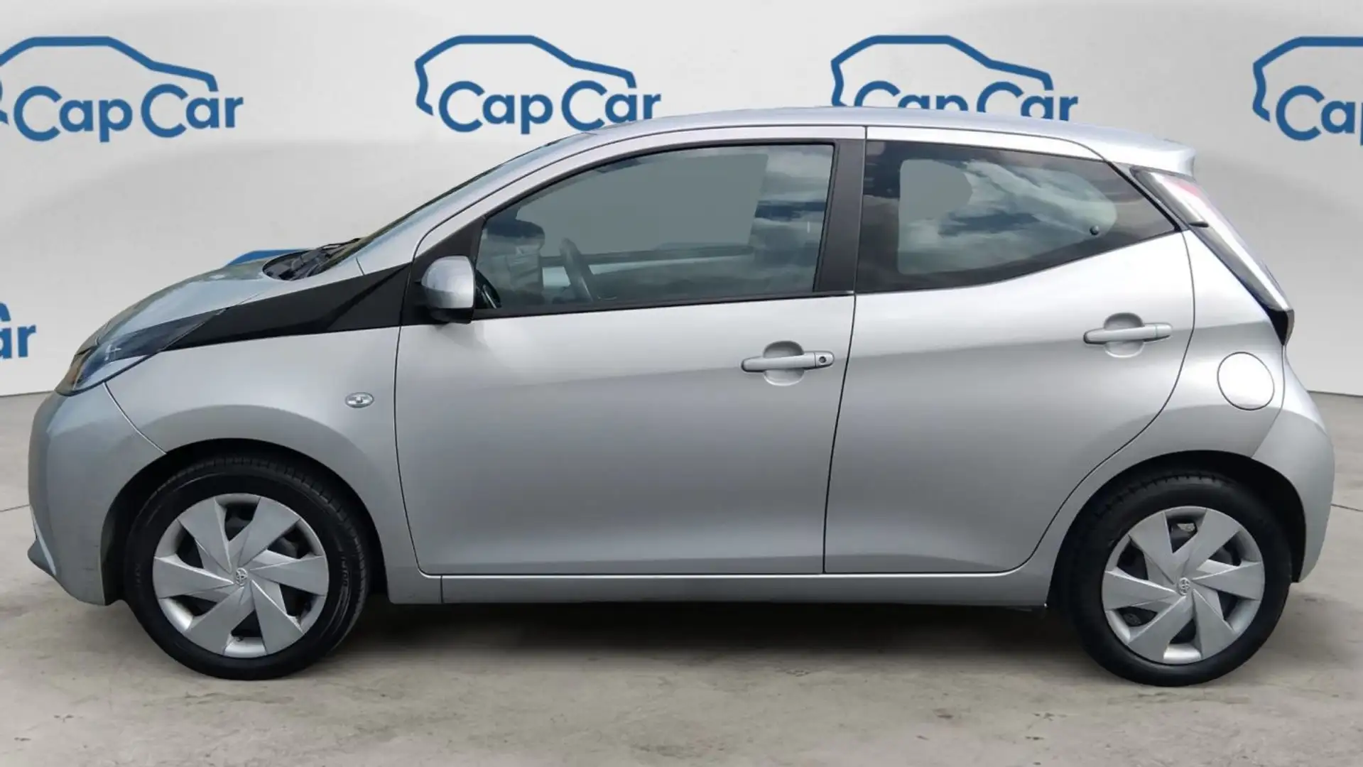 Toyota Aygo 1.0 VVT-i 69 X-Shift 5 X-Wave 2 - 2