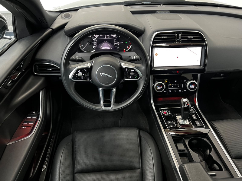 Jaguar XE S AWD 4x4 *LEDER*PANO*LED*NAVI*ACC*360°CAM* — photo 11
