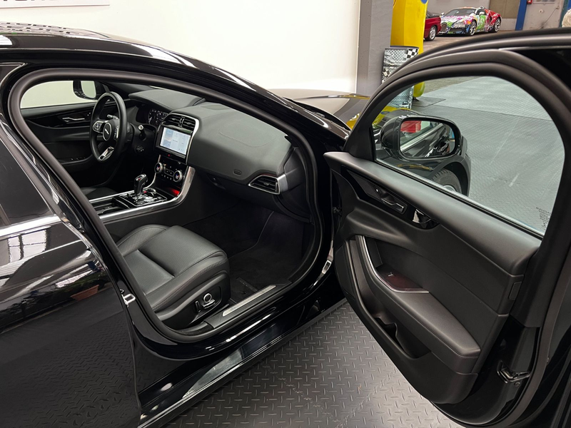Jaguar XE S AWD 4x4 *LEDER*PANO*LED*NAVI*ACC*360°CAM* — photo 13