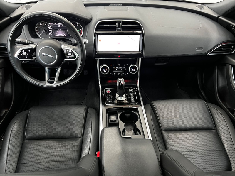 Jaguar XE S AWD 4x4 *LEDER*PANO*LED*NAVI*ACC*360°CAM* — photo 10