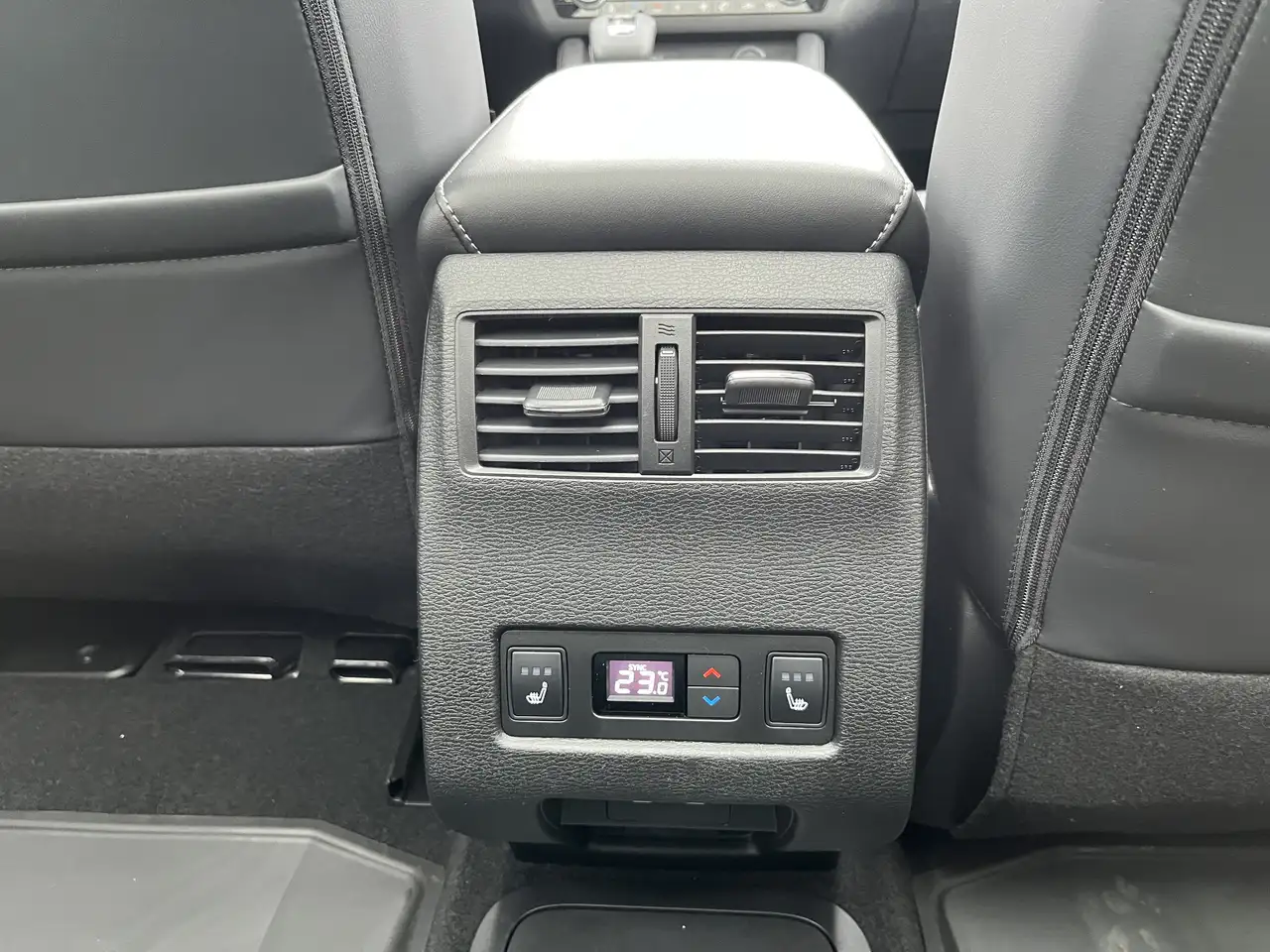 Mitsubishi Outlander снимка Mitsubishi Outlander