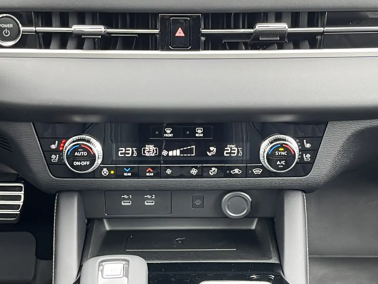 Mitsubishi Outlander снимка Mitsubishi Outlander