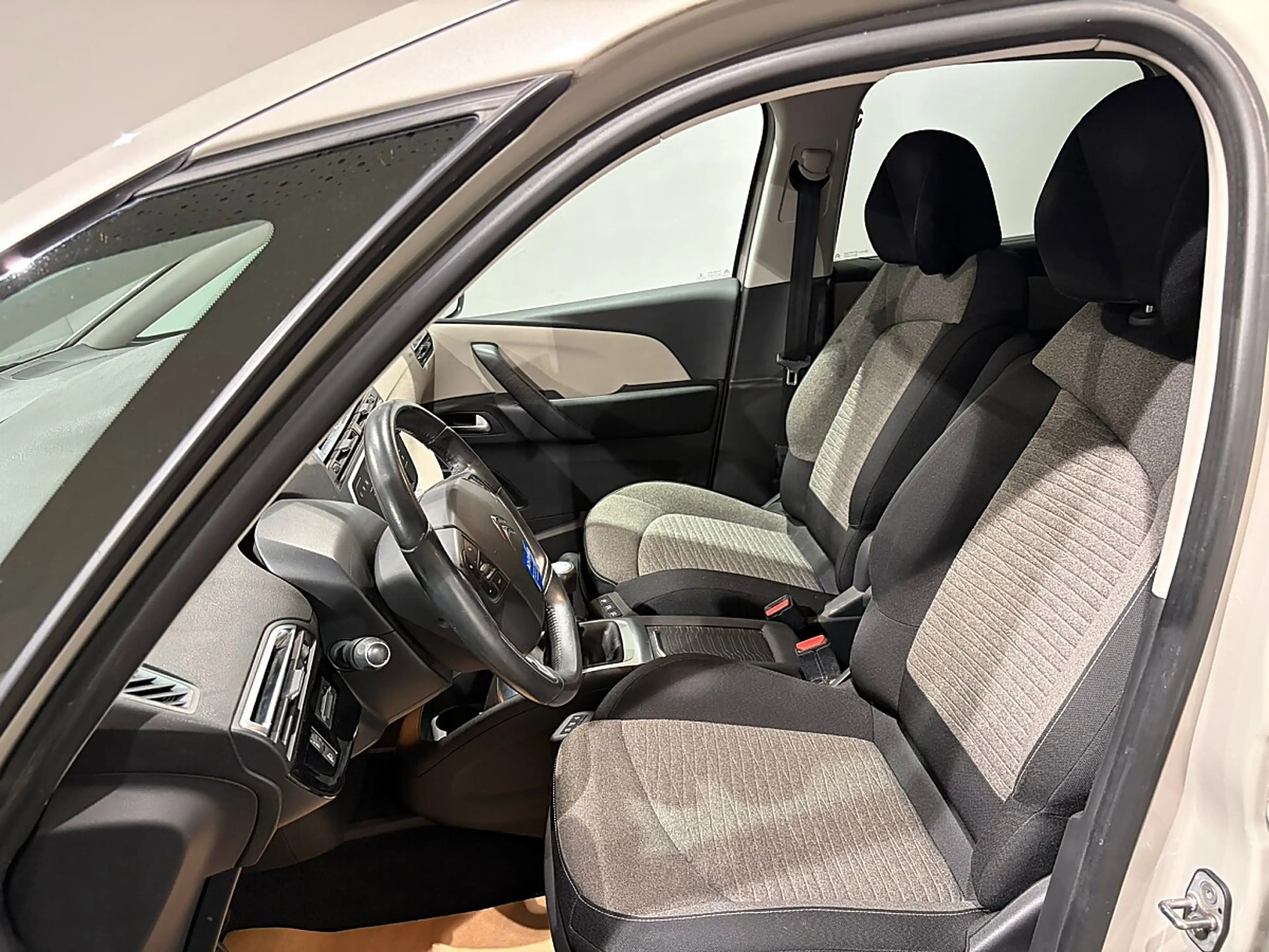 Citroen C4 Picasso PureTech 130 S&S Feel Edition — photo 9