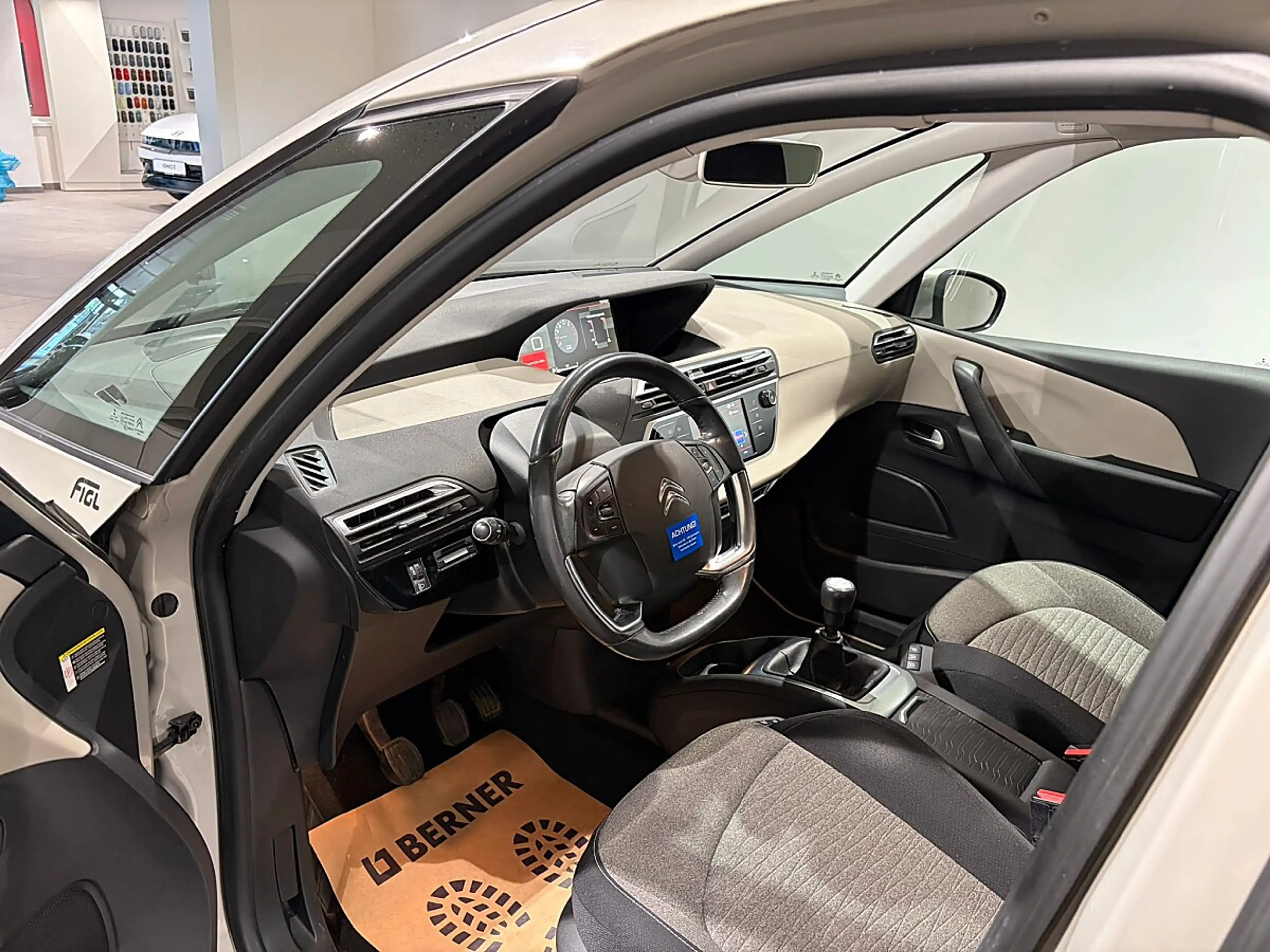Citroen C4 Picasso PureTech 130 S&S Feel Edition — photo 10