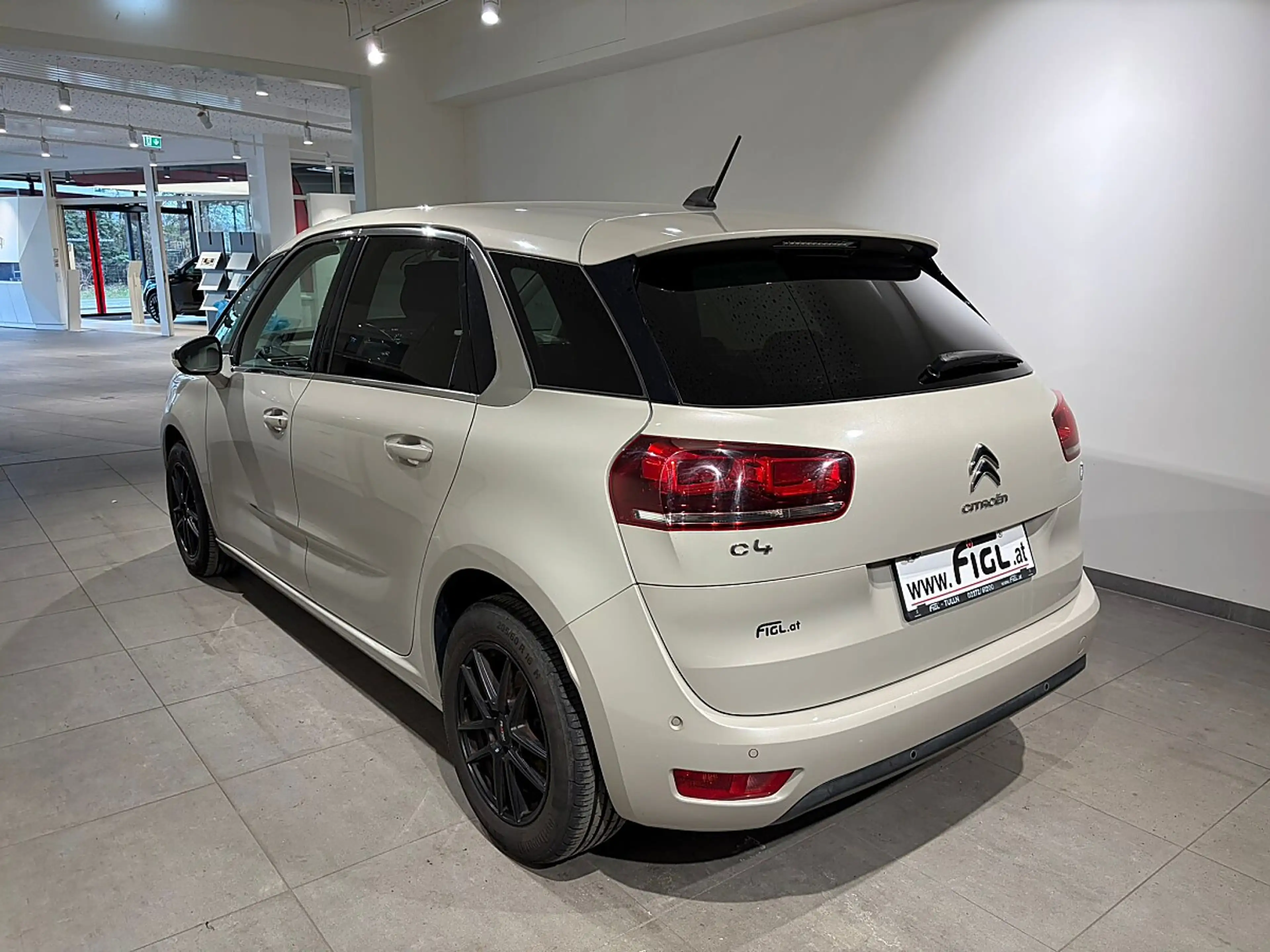 Citroen C4 Picasso PureTech 130 S&S Feel Edition — photo 4